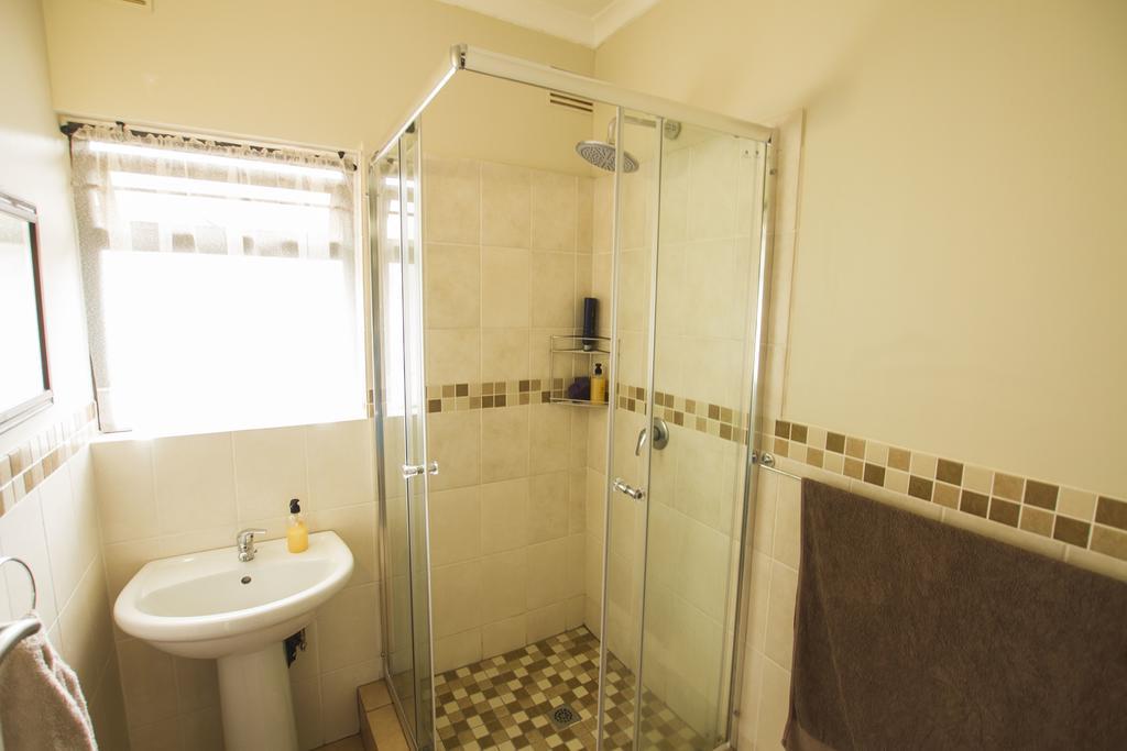 Eden Rose Manor B&B Ла Мерси Экстерьер фото